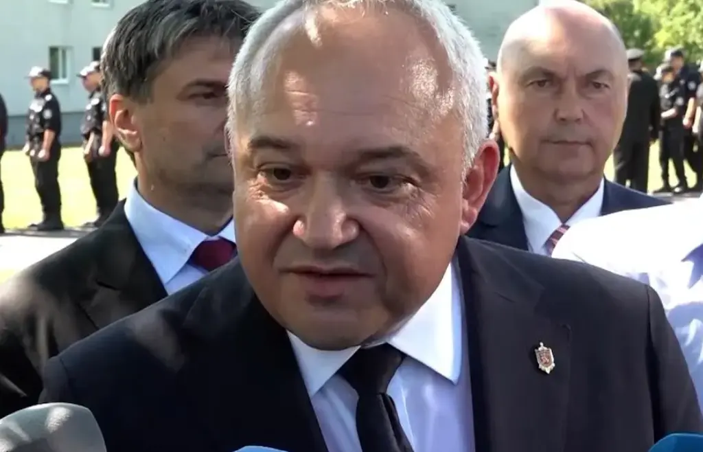 Демерджиев поиска проверка на мантинелите и намекна за връзка между доставчици и Борисов