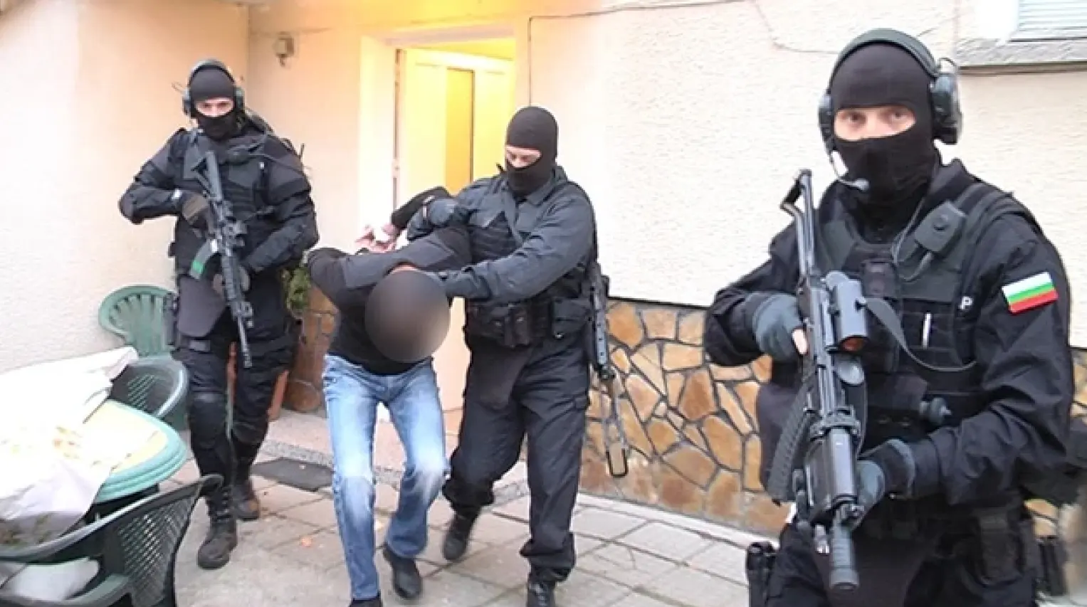 Осем души арестувани в София за измама с евросредства за близо 1 милион евро