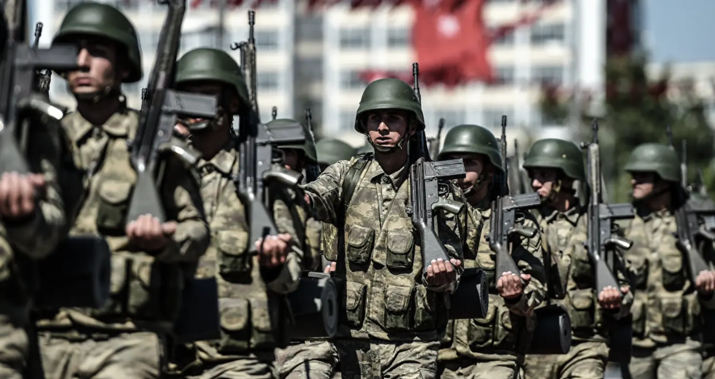 Турция вдигна таксата за откупуване на военната служба до рекордно ниво