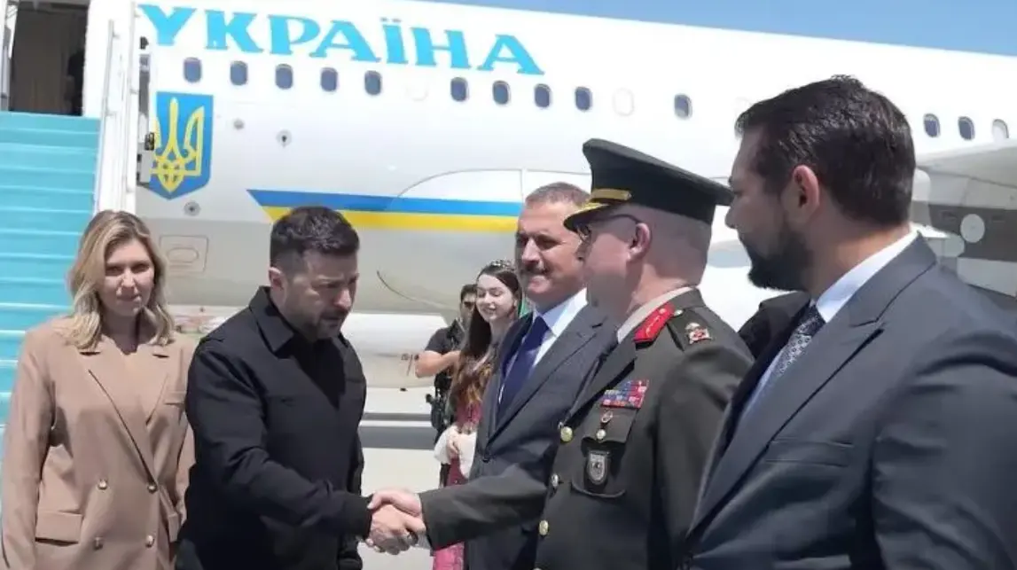 Зеленски пристигна в Анкара за срещата на върха на НАТО