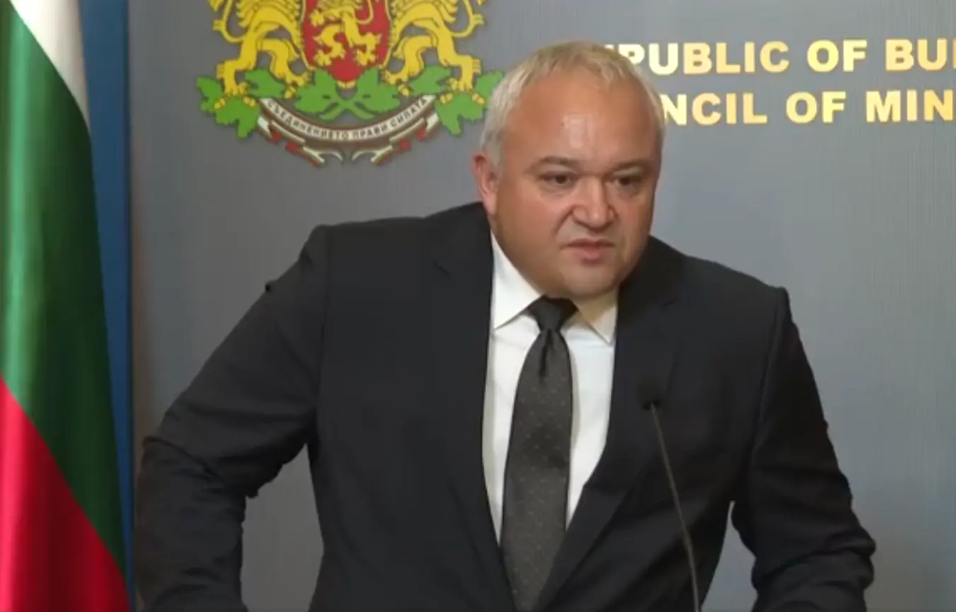 Демерджиев: Проверяваме как Пеевски е платил за над 180 полета с частен самолет