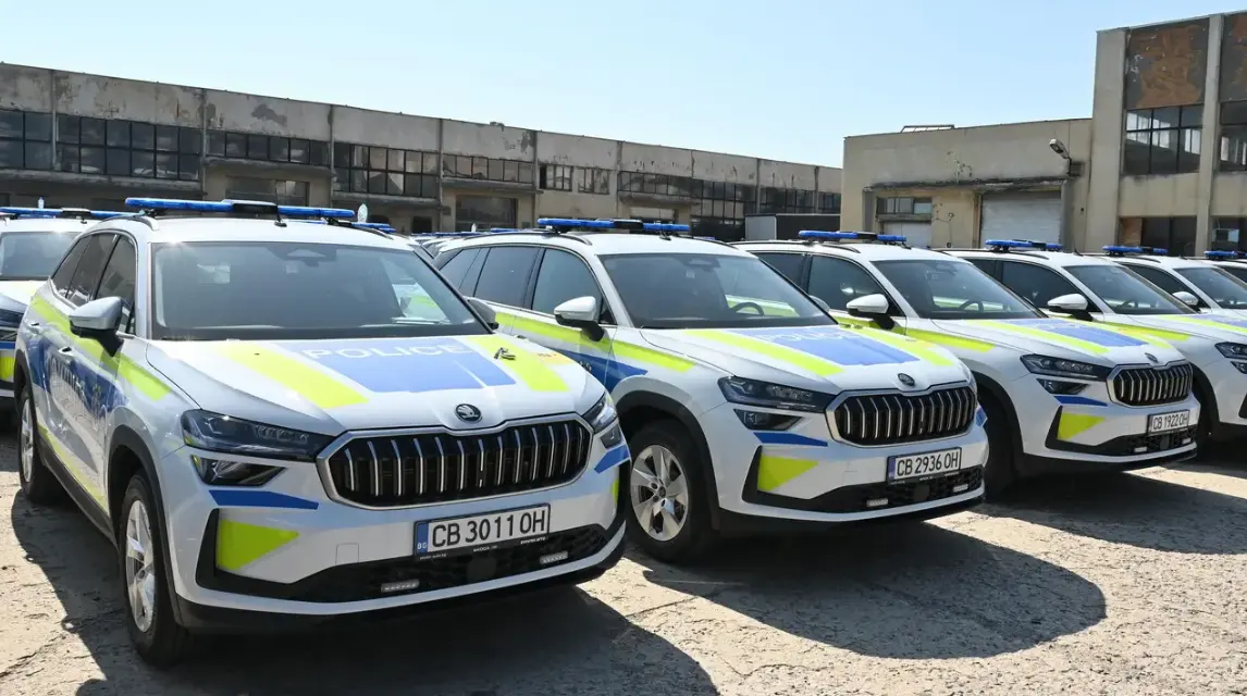 МВР получи над 200 нови полицейски автомобила