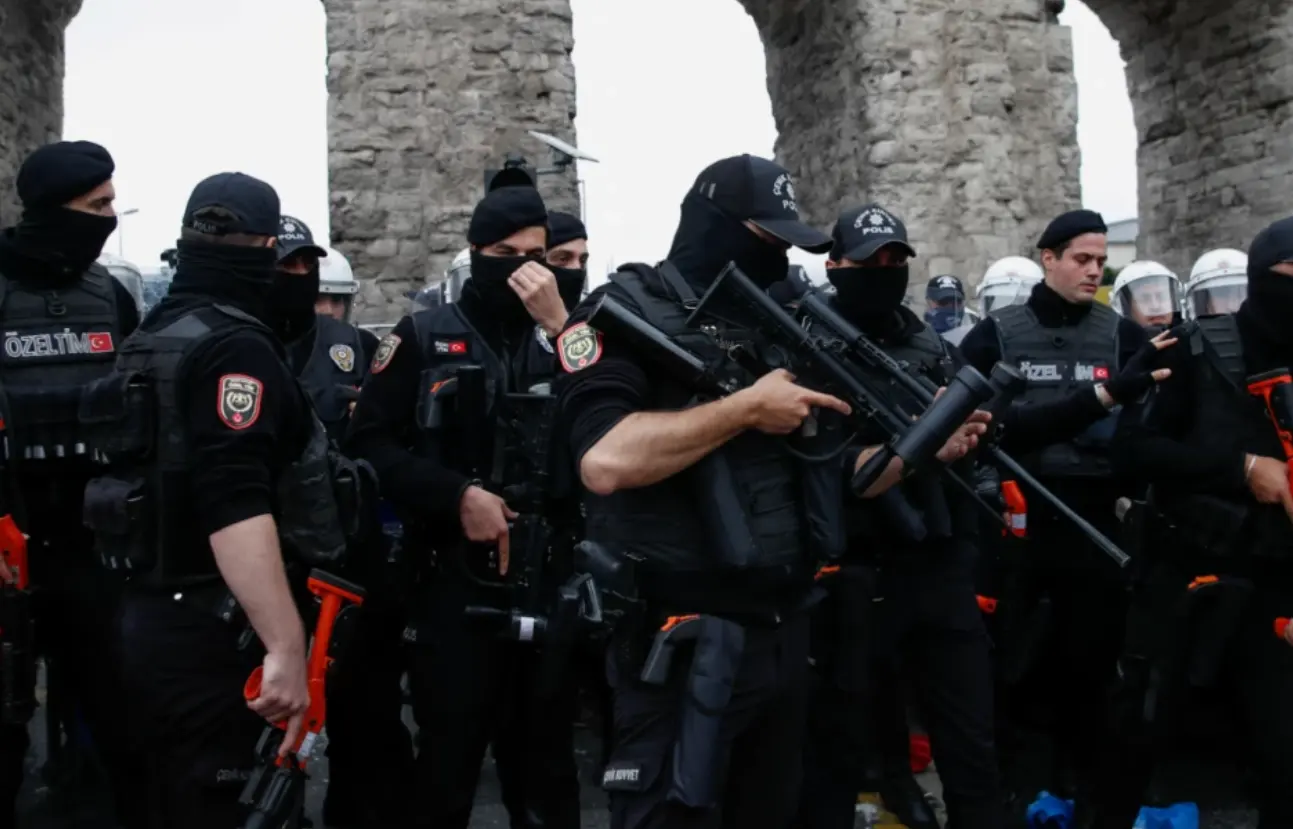 Нови арести в Турция по разследване за наркотици в развлекателния бизнес