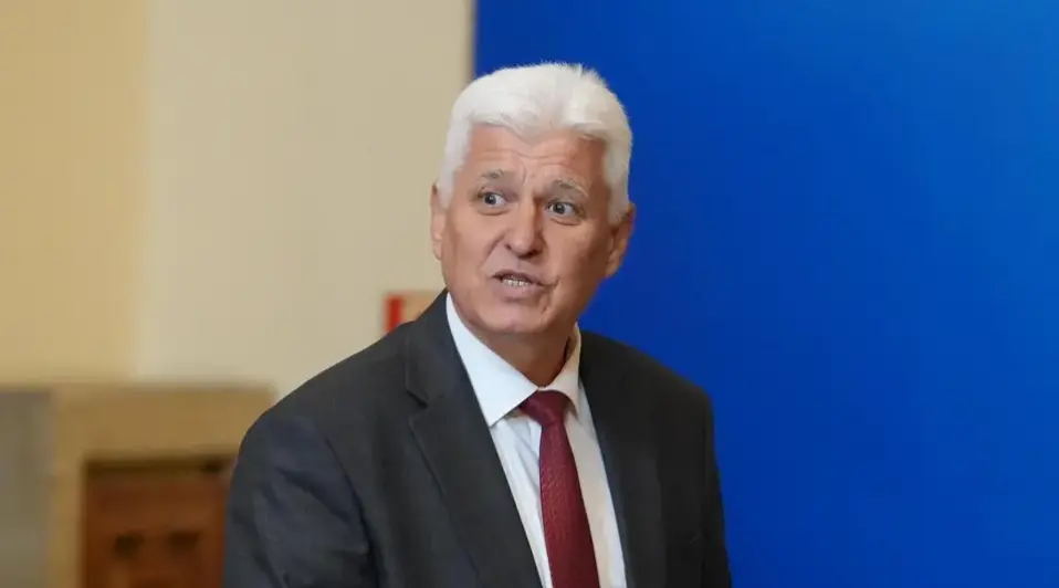 Стоянов: Самолетите каца следващата седмица на "Безмер", България не е мишена