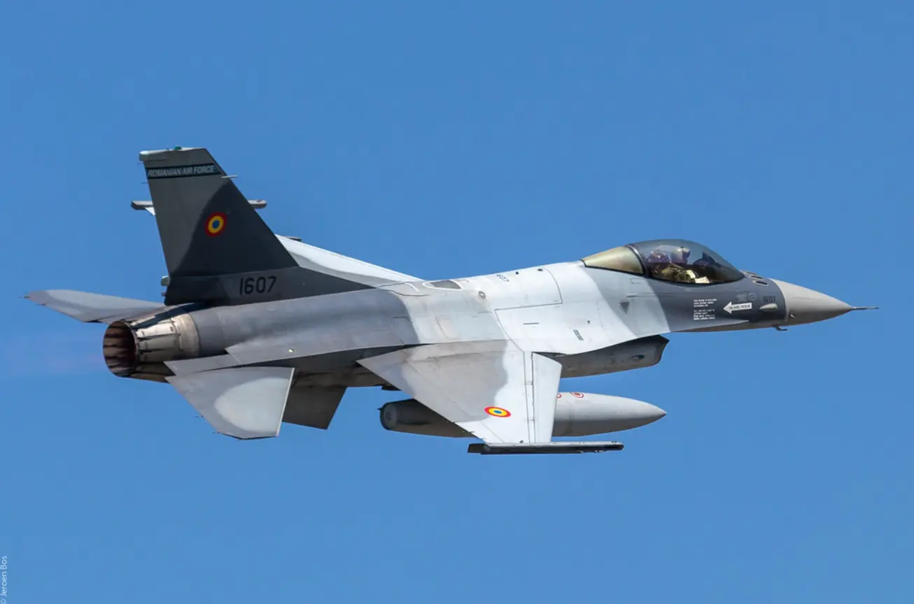 Извънредно: Румъния вдигна два F-16 и свали втори дрон край границата с Украйна