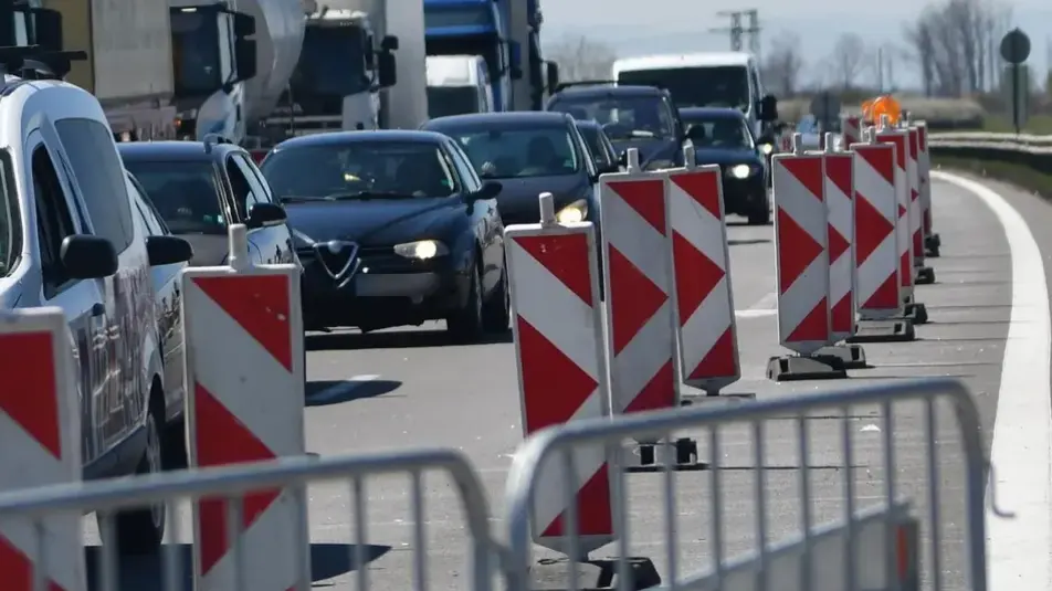 Ограничават движението на тирове по „Тракия“, „Струма“ и през Кресненското дефиле